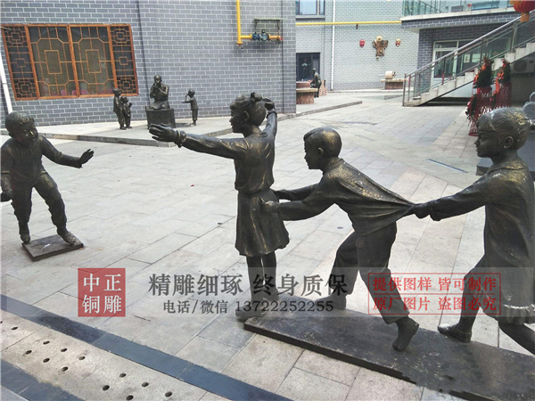 老鷹捉小雞銅雕塑.jpg
