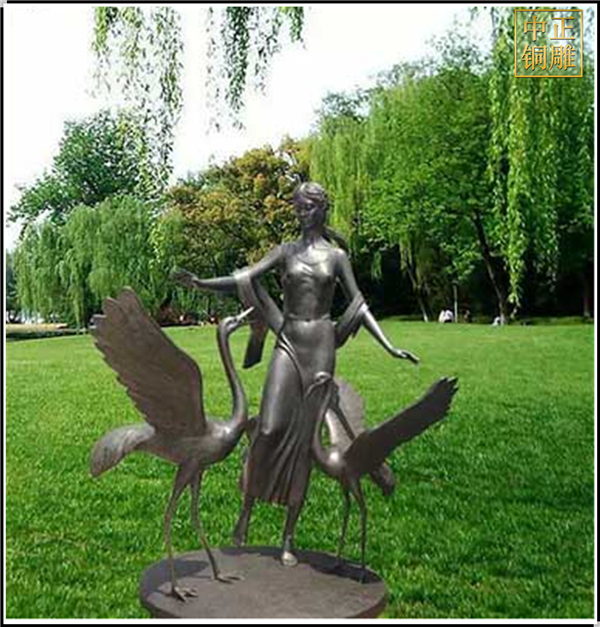 公園西方人物銅雕塑.jpg