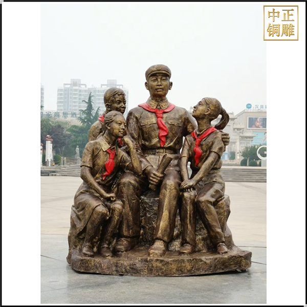 校園雷鋒和小孩人物銅雕塑.jpg