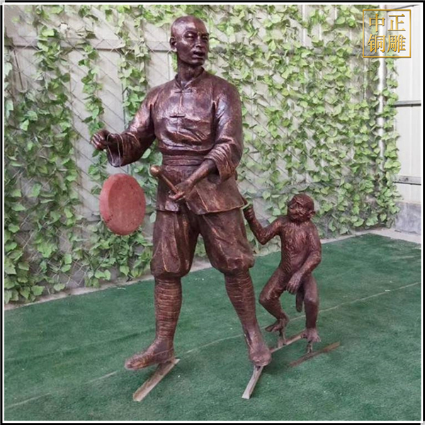 古代街邊人物耍猴銅雕塑.jpg