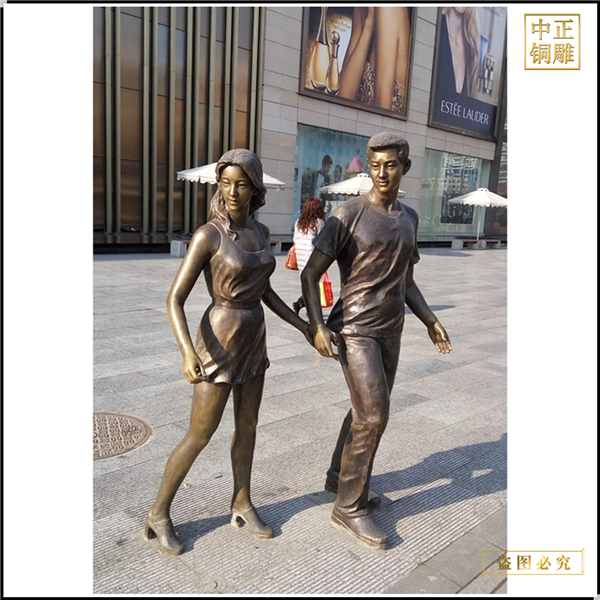 8室外大型情侶銅雕塑.jpg